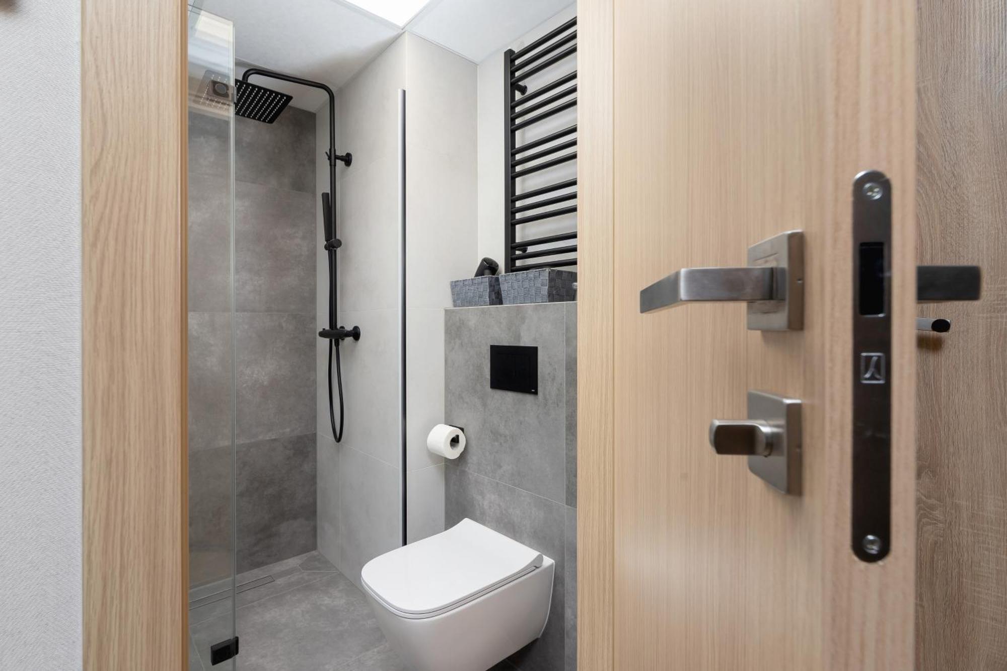 Modern Studios With Air Conditioning In Downtown Krakow By Noclegi Renters Екстер'єр фото