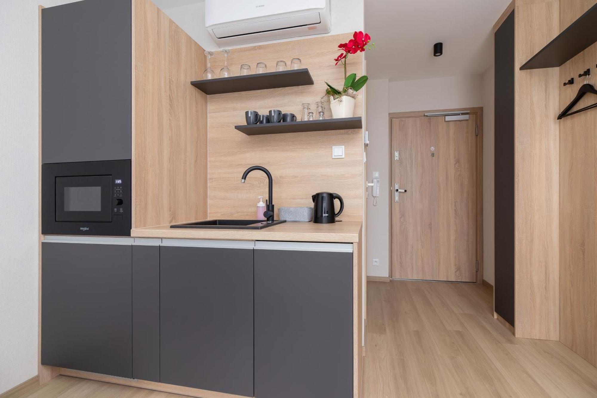 Modern Studios With Air Conditioning In Downtown Krakow By Noclegi Renters Екстер'єр фото