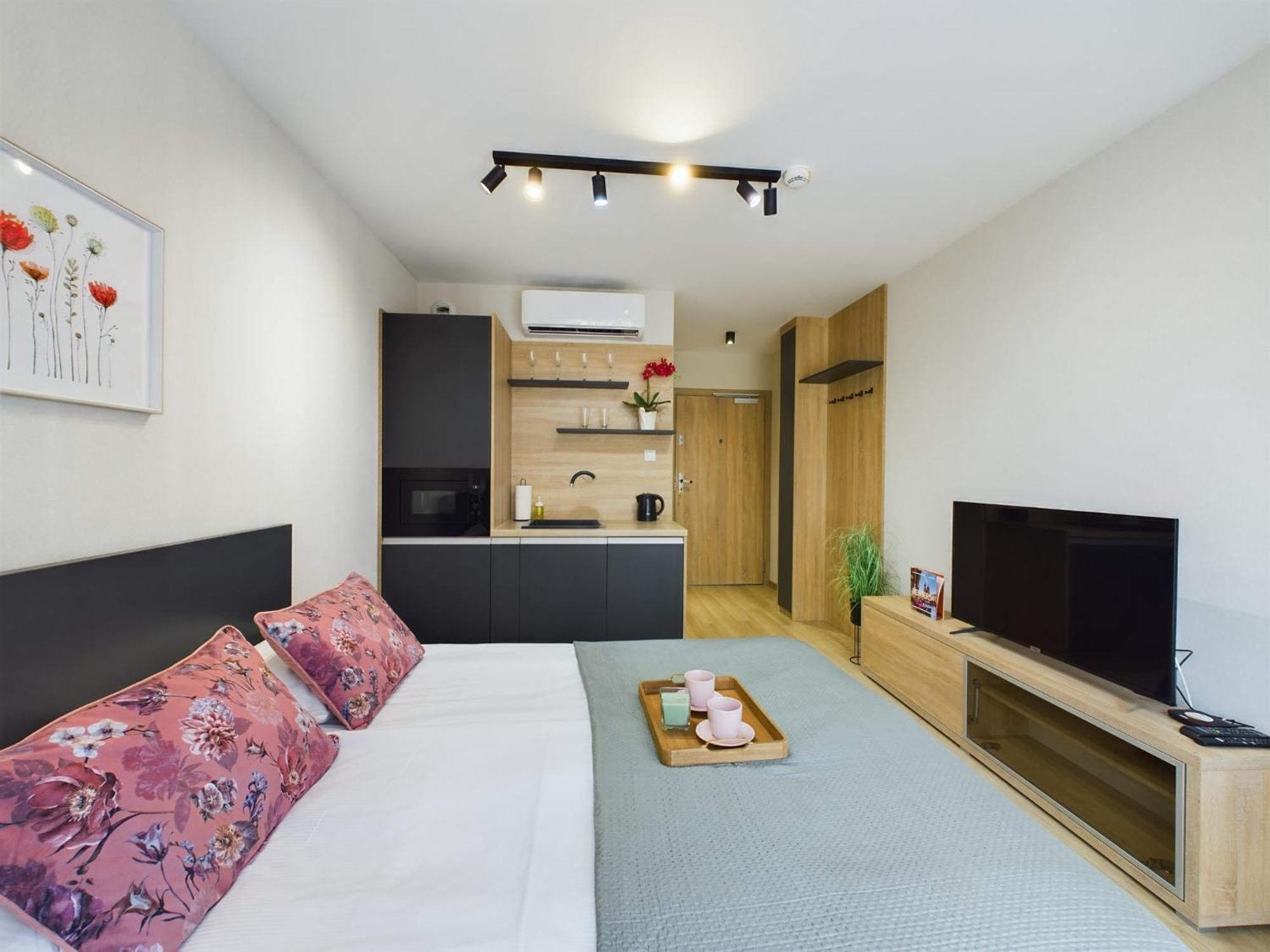 Modern Studios With Air Conditioning In Downtown Krakow By Noclegi Renters Екстер'єр фото